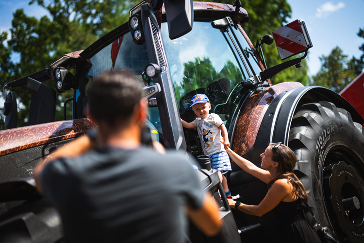 LR-230825152309-MMPHOTO2.jpg