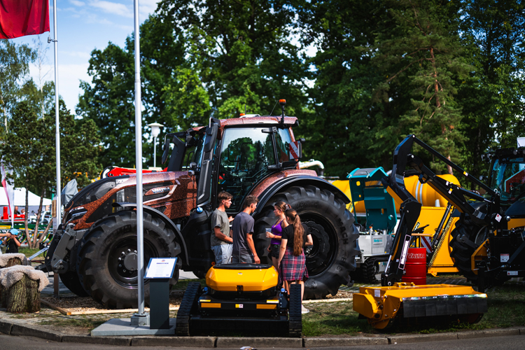 LR-230825161547-MMPHOTO2.jpg