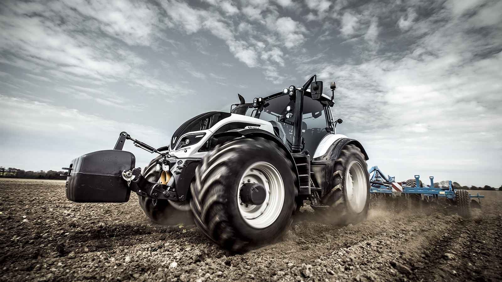 valtra-t4-series-main-visual-field-1600.jpg