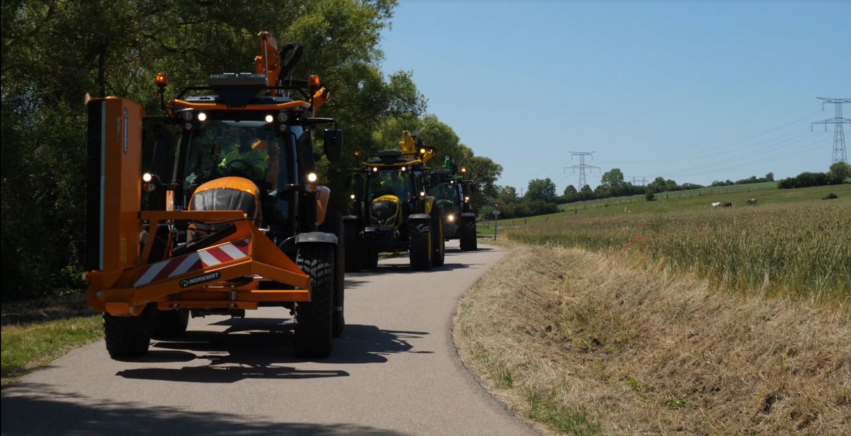 Valtra Unlimited tractors for municipalities: Noremat trio video
