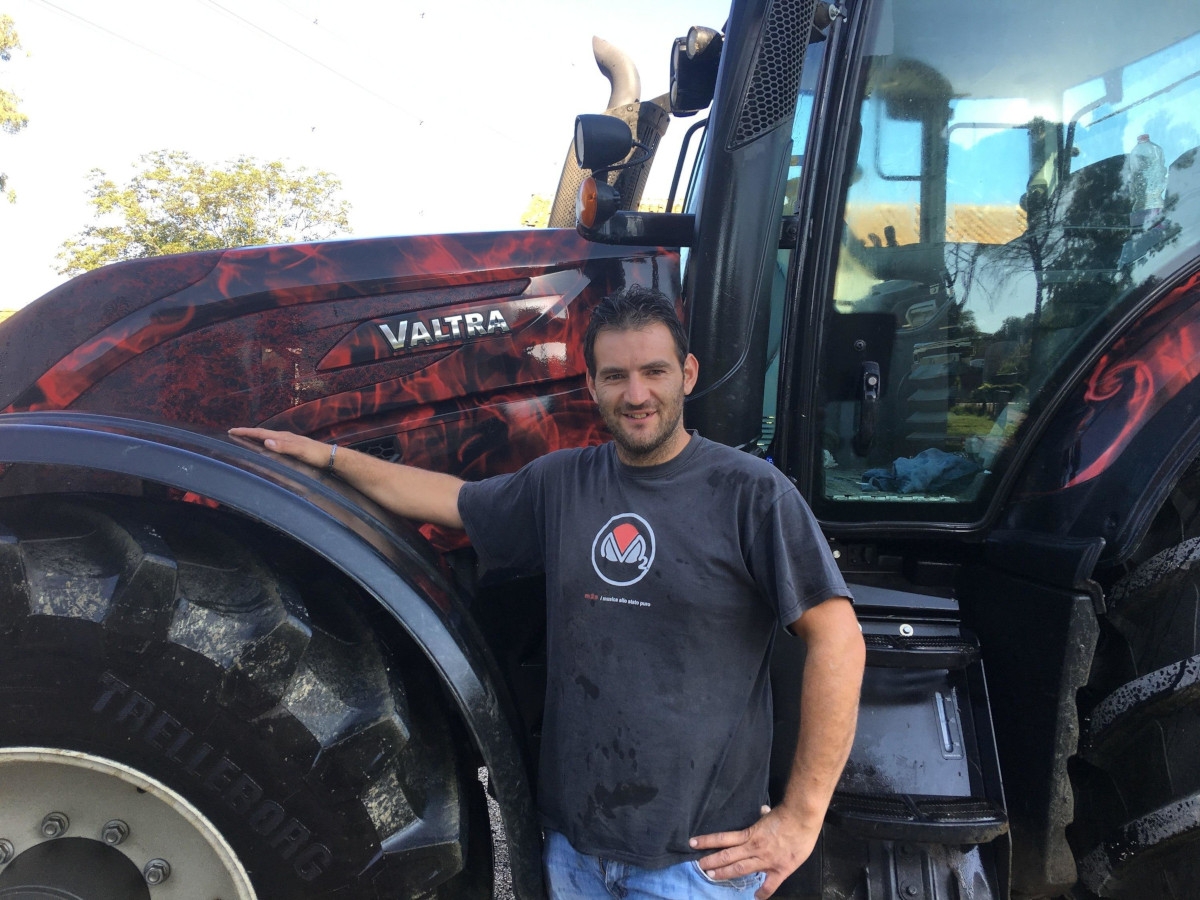 Serilli Alessandro (contractor) - also bought Valtra to work with the TwinTrac reverse guide.  