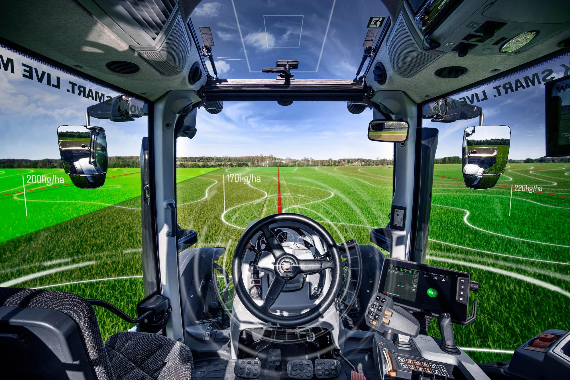 Smart_Farming_ohjaamo_tecnology_pro_varustelu.jpg