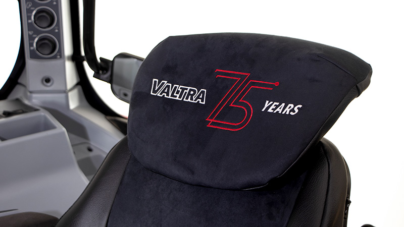 valtra-75-years-basic-package-seat-detial-logo_450x800.jpg
