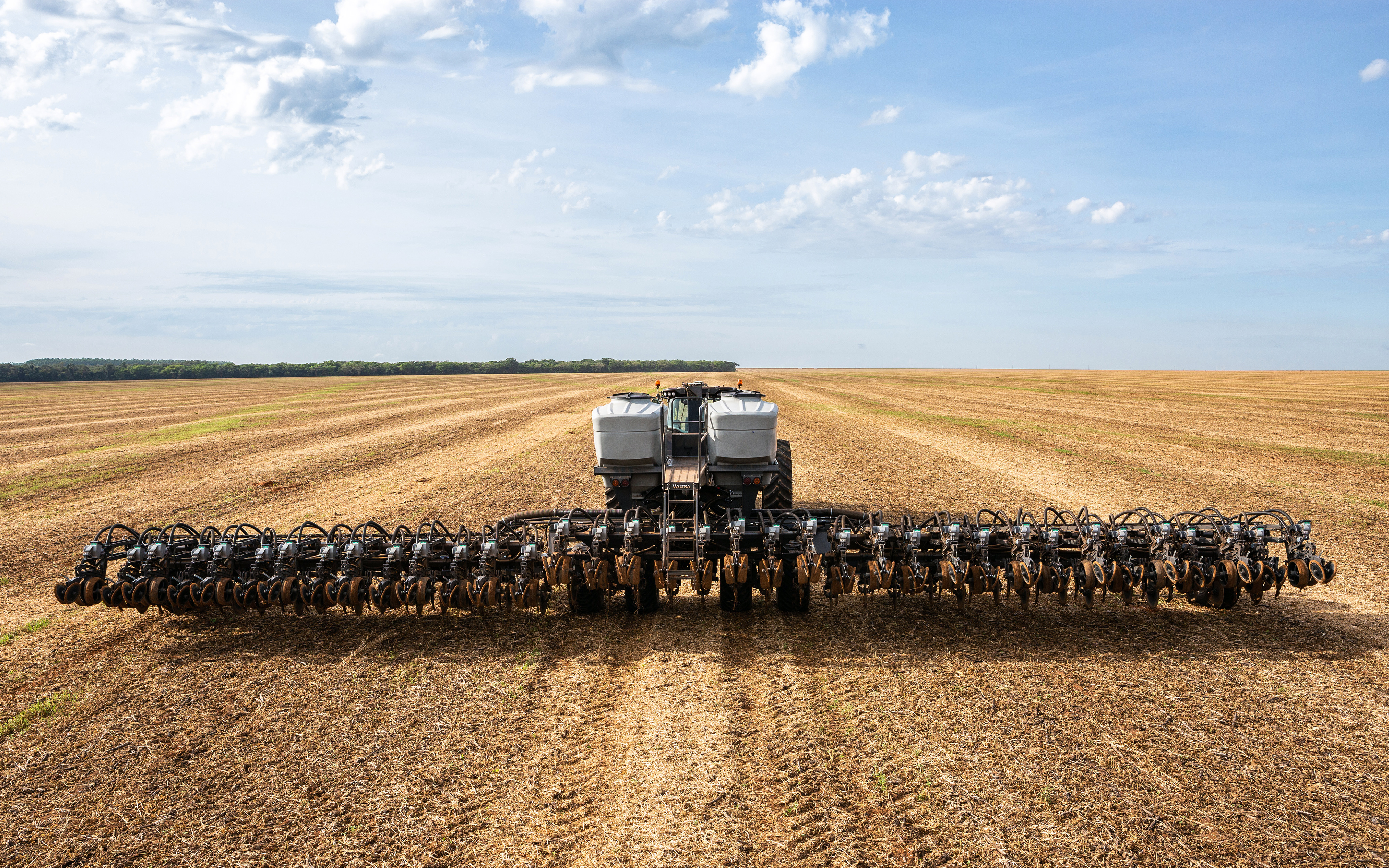 valtra-section-control_4000x2500.jpg
