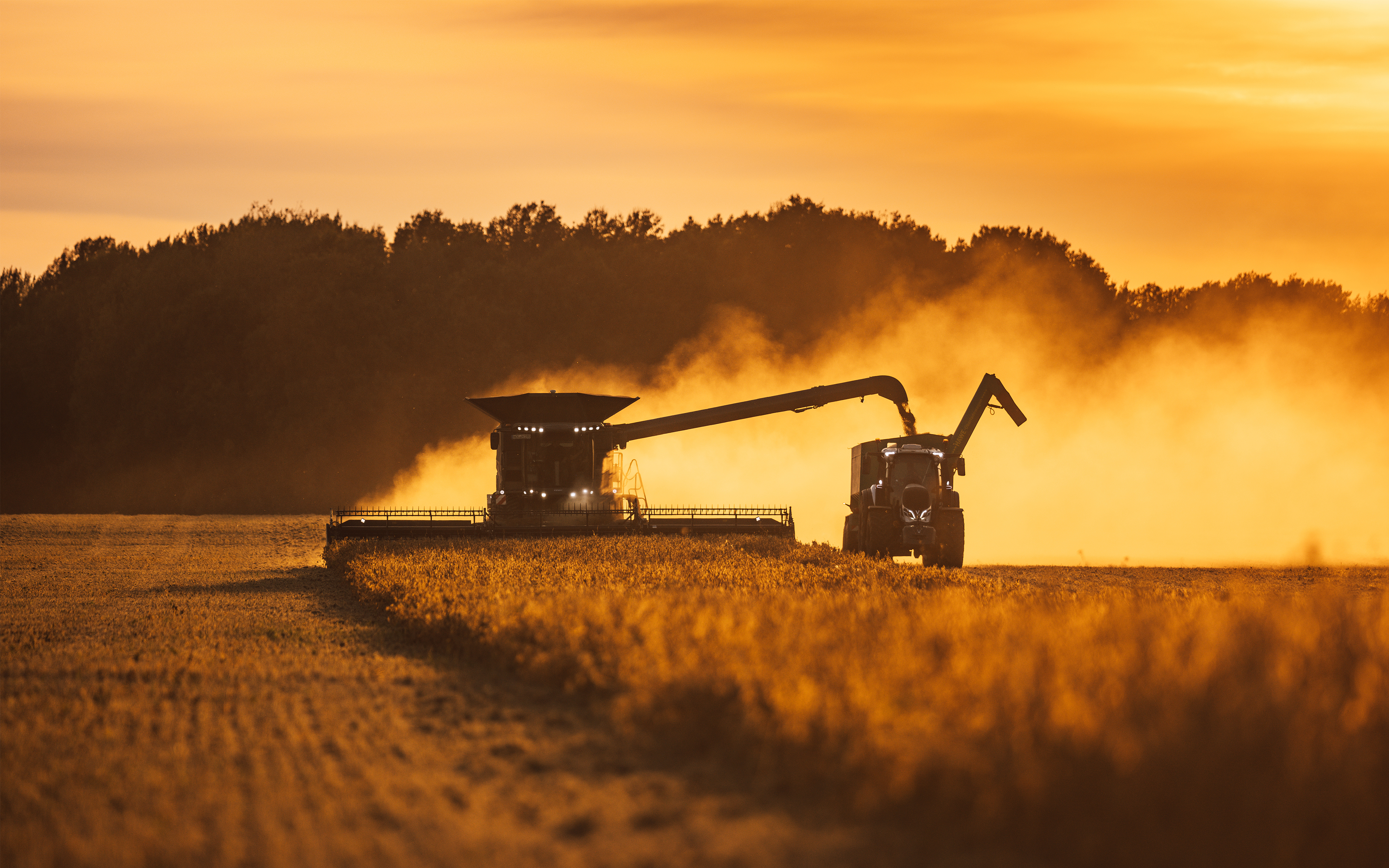 valtra-farmengage_4000x2500.jpg