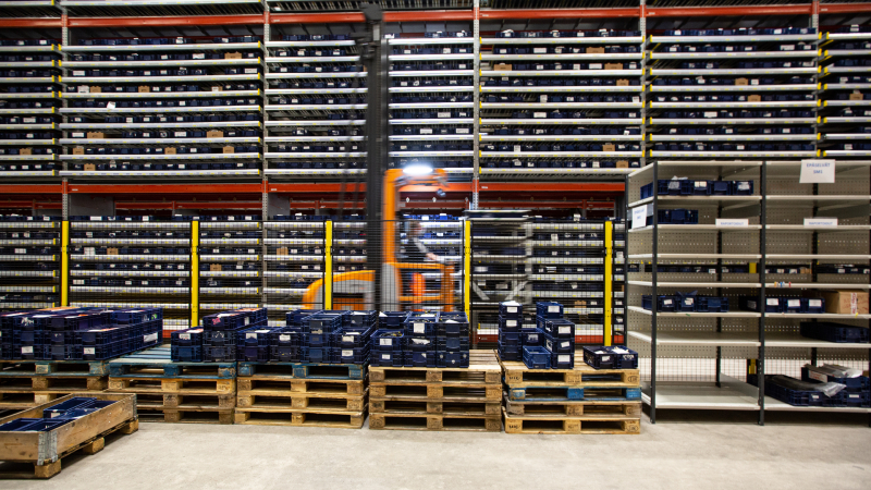 valtra-factory-supplies-new-paint-shop-800-450.jpg
