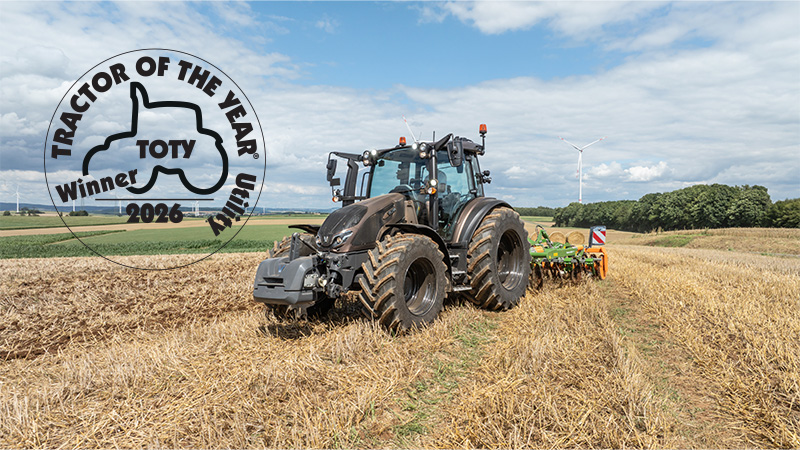valtra-g-series-tractor-of-the-year-2026-utility_2_450x800.jpg