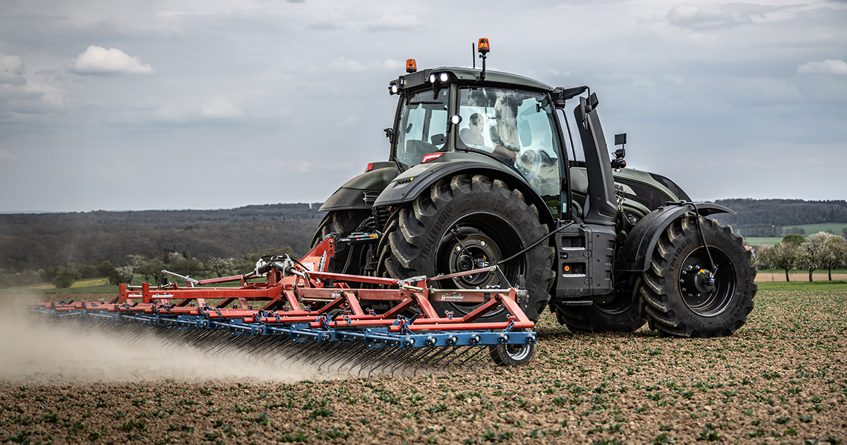 Valtra-Unlimited-intelligent-tyre-inflation-system.jpg
