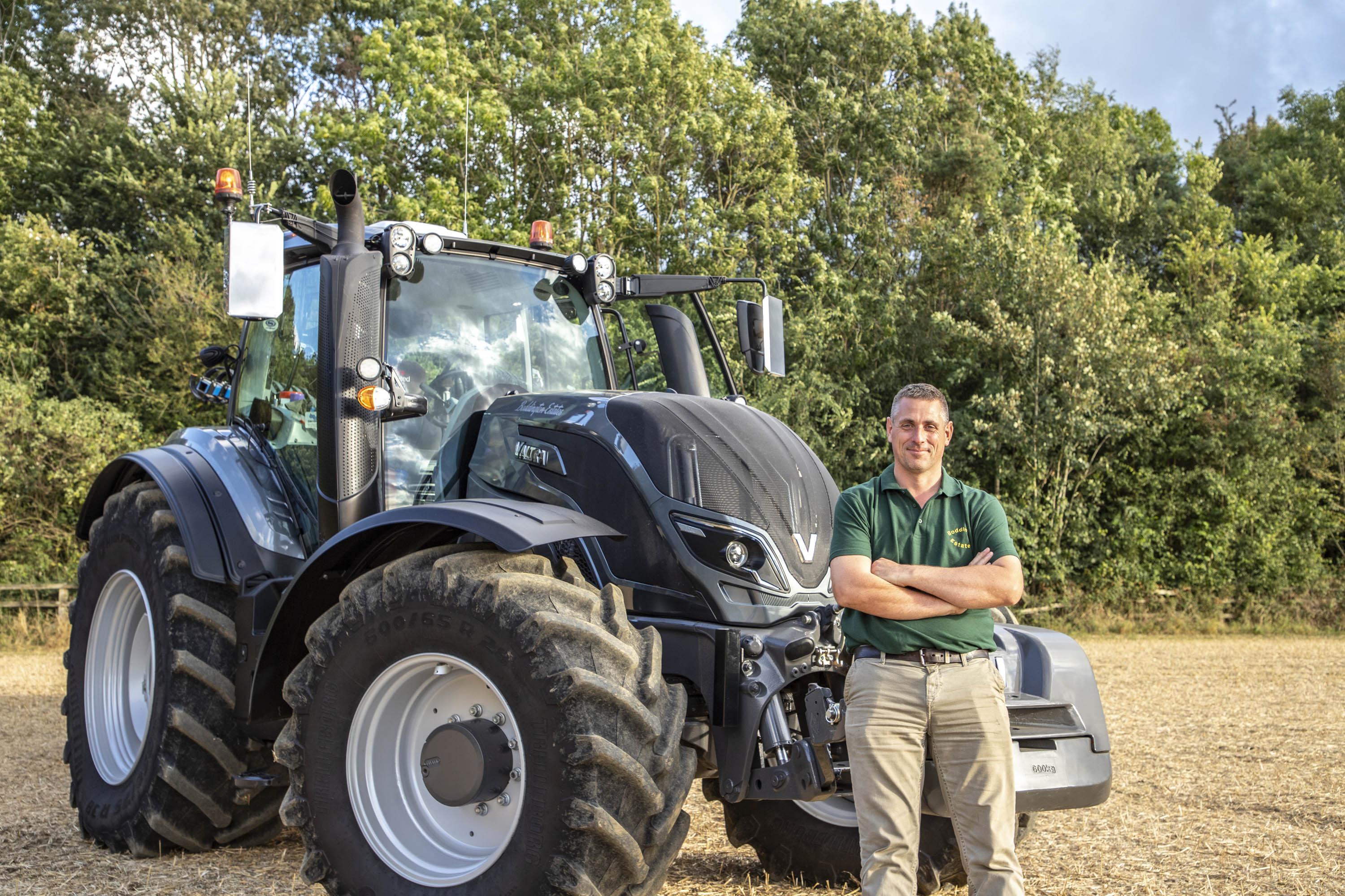 Andrew_Walters_say_Valtra_T234_is_the_most_comfortable_tractor_he_has_driven.jpg