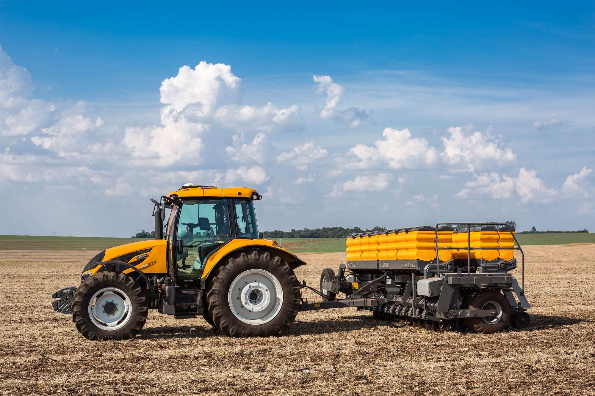 VALTRA-Trator_A134_HiTech.jpg